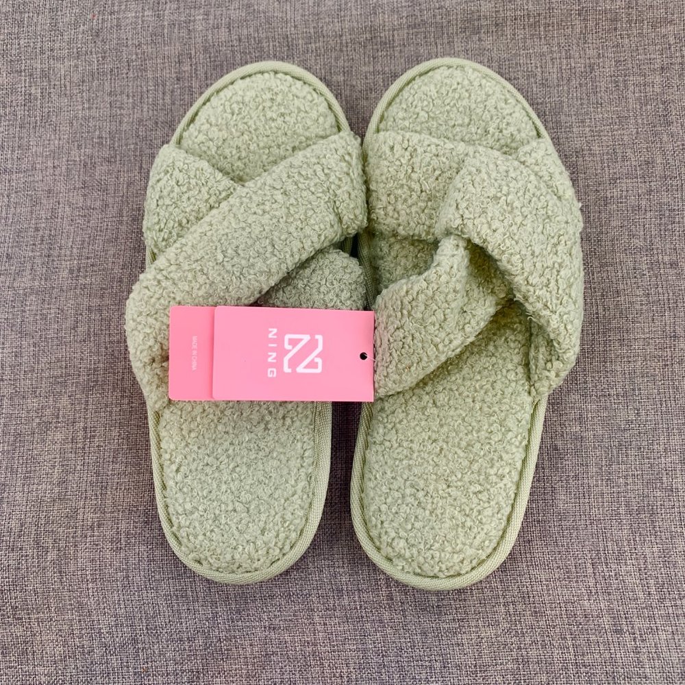 New! Docosy Fuzzy Slippers Green Comfy‎ Crisscross House Shoes Memory Foam